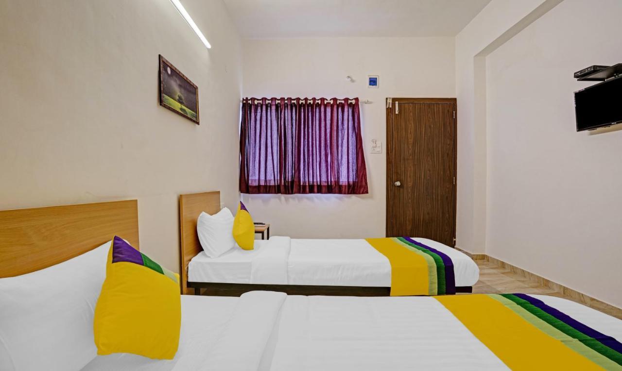 Itsy Hotels Flowers Park Nashik Exterior photo